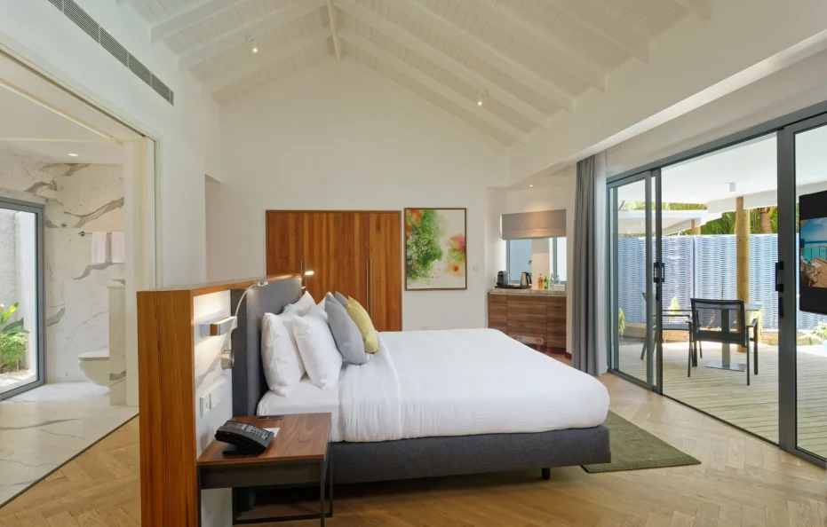 OUTRIGGER Maldives Maafushivaru Resort