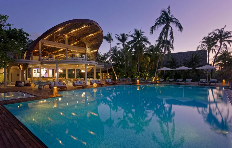 OUTRIGGER Maldives Maafushivaru Resort