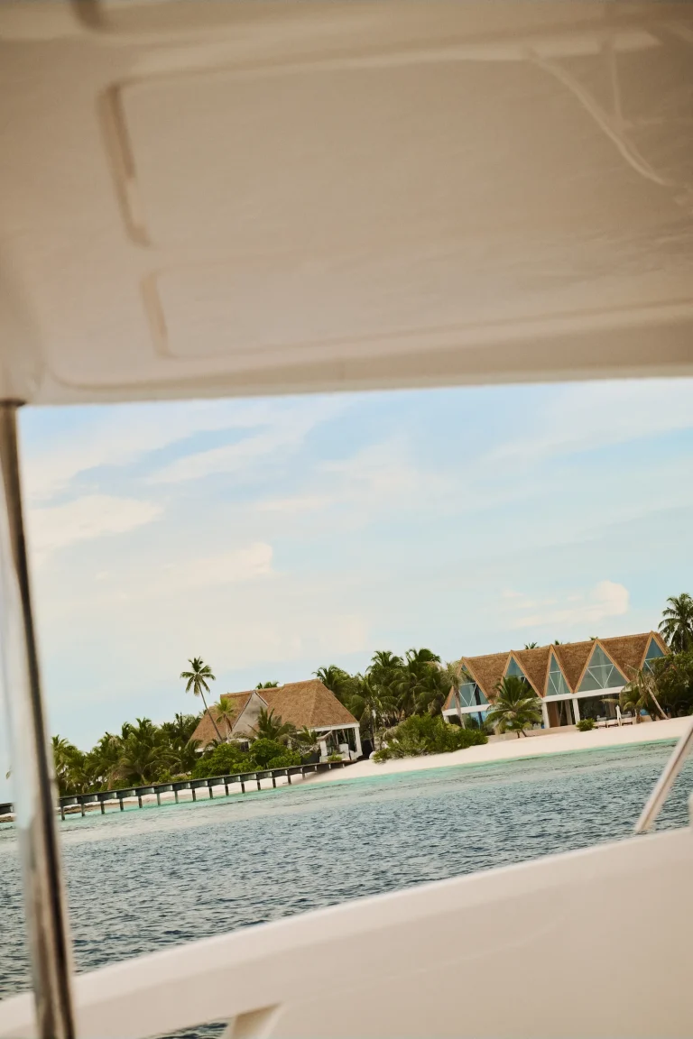 Nilaa Coral Island, Gaafu Dhaalu Atoll, Maldives: view of the island from the resort boat